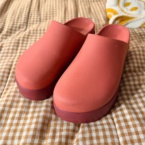 CROCS Women's Red/Pink Platform Clogs